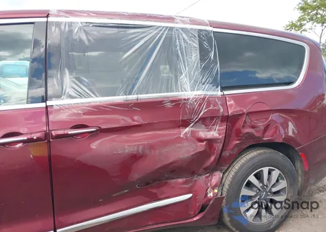 2022 Chrysler Pacifica Hybrid Limited z USA, uszkodzony, nr VIN 2C4RC1S72NR184322